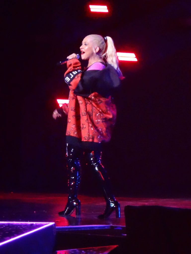 Thick Songstress Christina Aguilera Showing Her Meaty Thighs on Stage gallery, pic 162