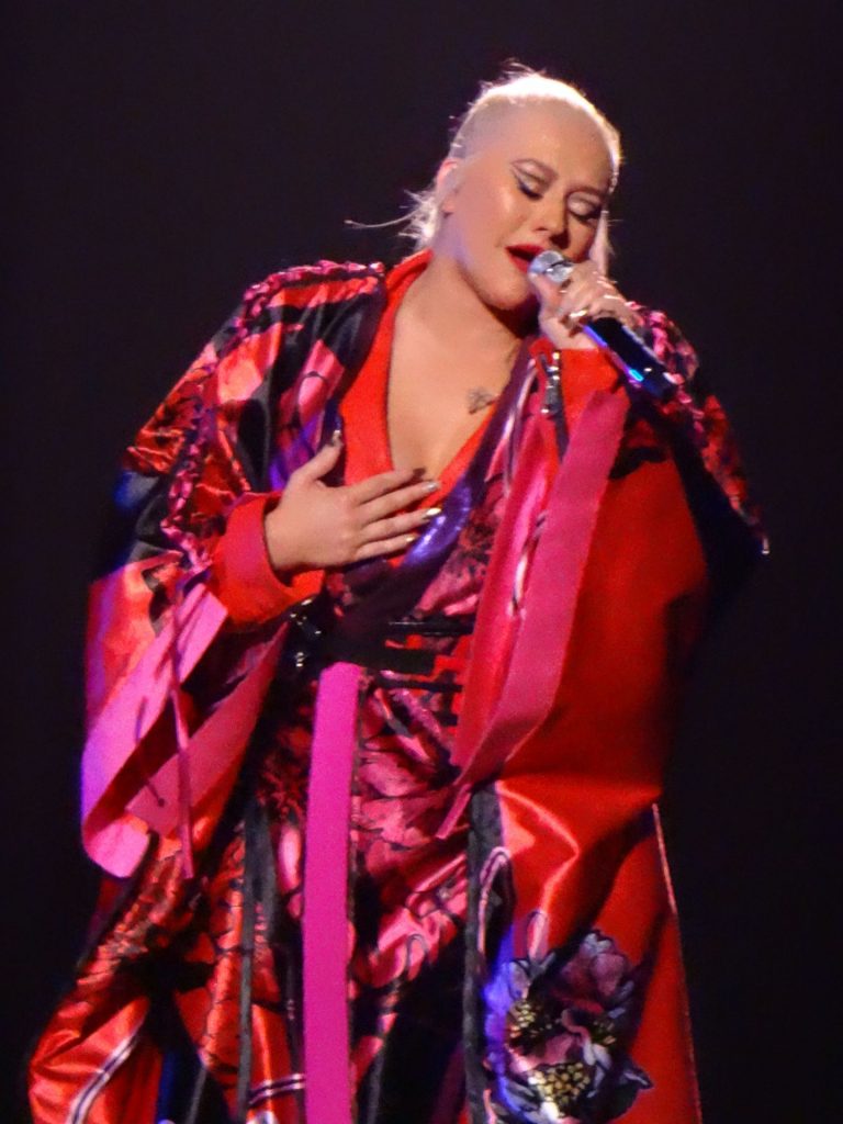 Thick Songstress Christina Aguilera Showing Her Meaty Thighs on Stage gallery, pic 184