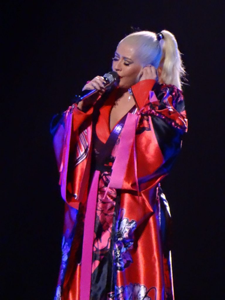 Thick Songstress Christina Aguilera Showing Her Meaty Thighs on Stage gallery, pic 190