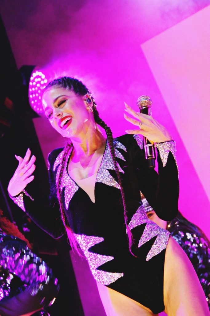 Seductive Singer Tini Stoessel Shows Her Body on the Stage gallery, pic 54