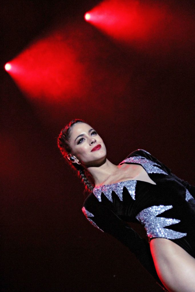 Seductive Singer Tini Stoessel Shows Her Body on the Stage gallery, pic 10