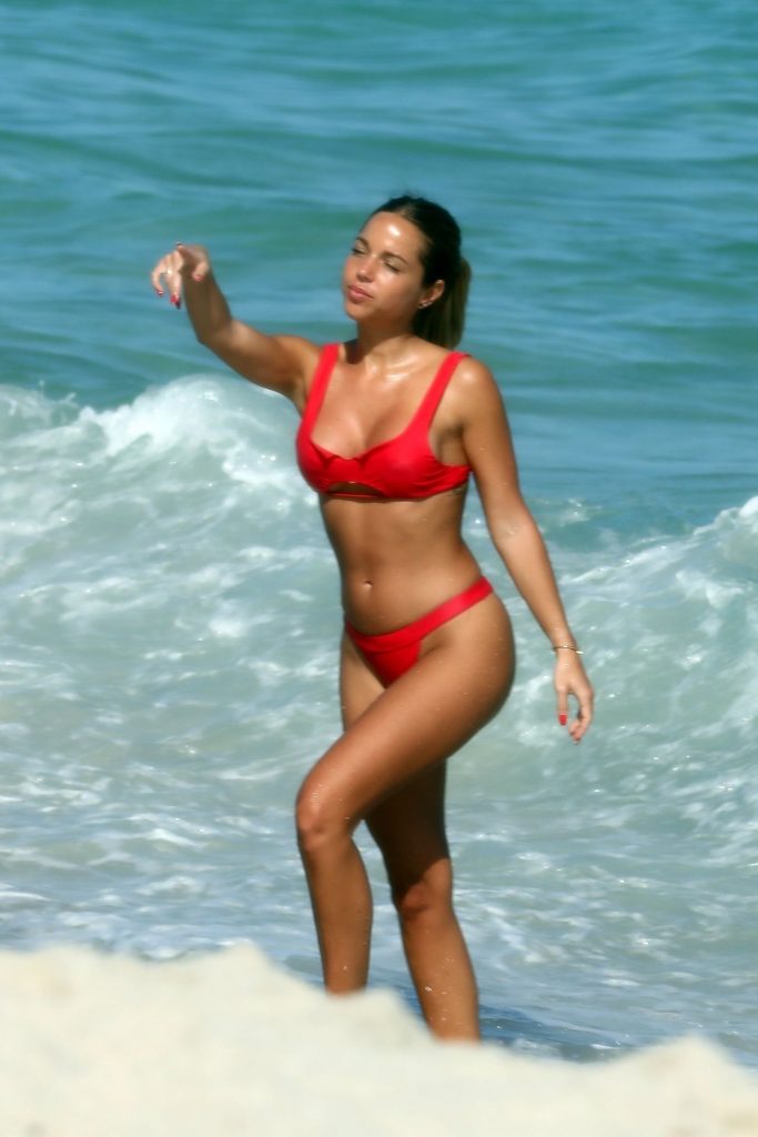 Sun-Kissed Hottie Maddy Burciaga Shows Her Enviable Bikini Body gallery, pic 2