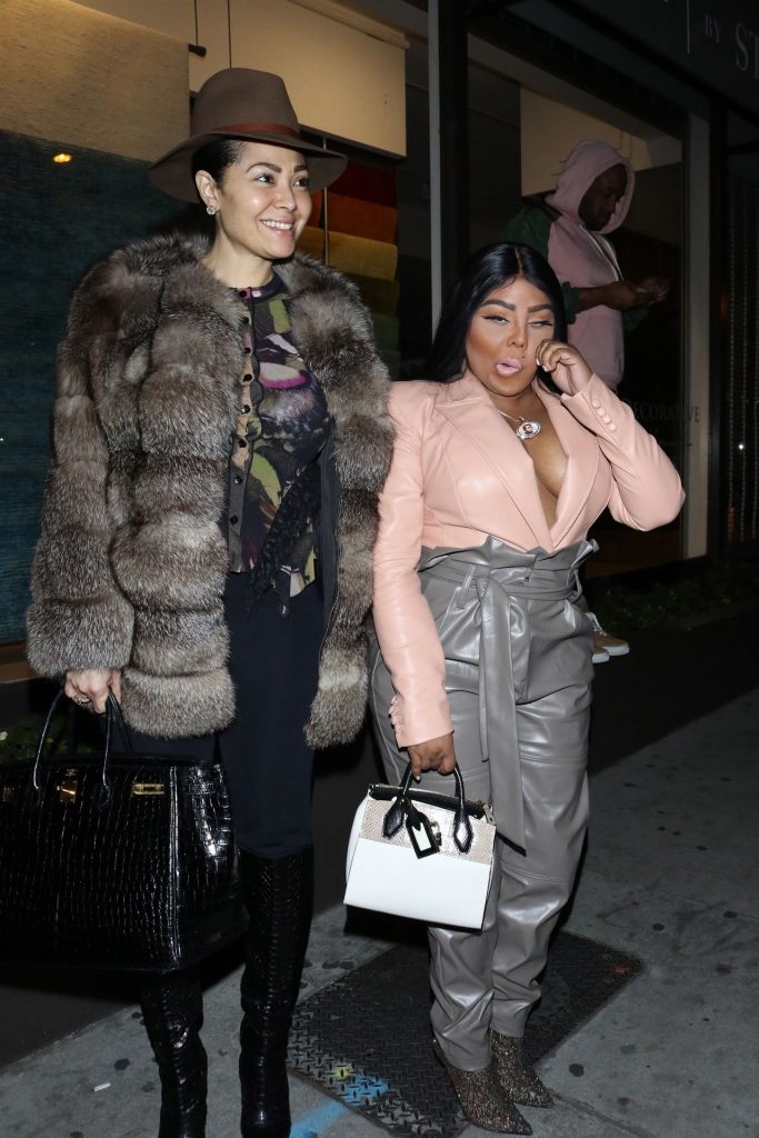 Hilariously Ugly Lil’ Kim Shows Her Boobs While Wearing Leather gallery, pic 242