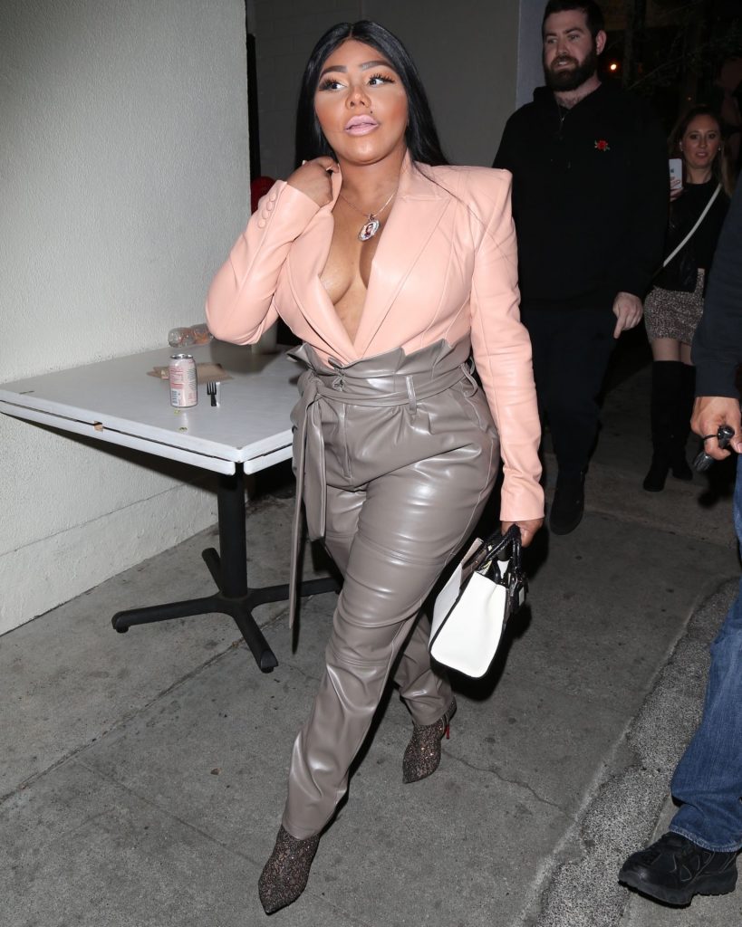 Hilariously Ugly Lil’ Kim Shows Her Boobs While Wearing Leather gallery, pic 40