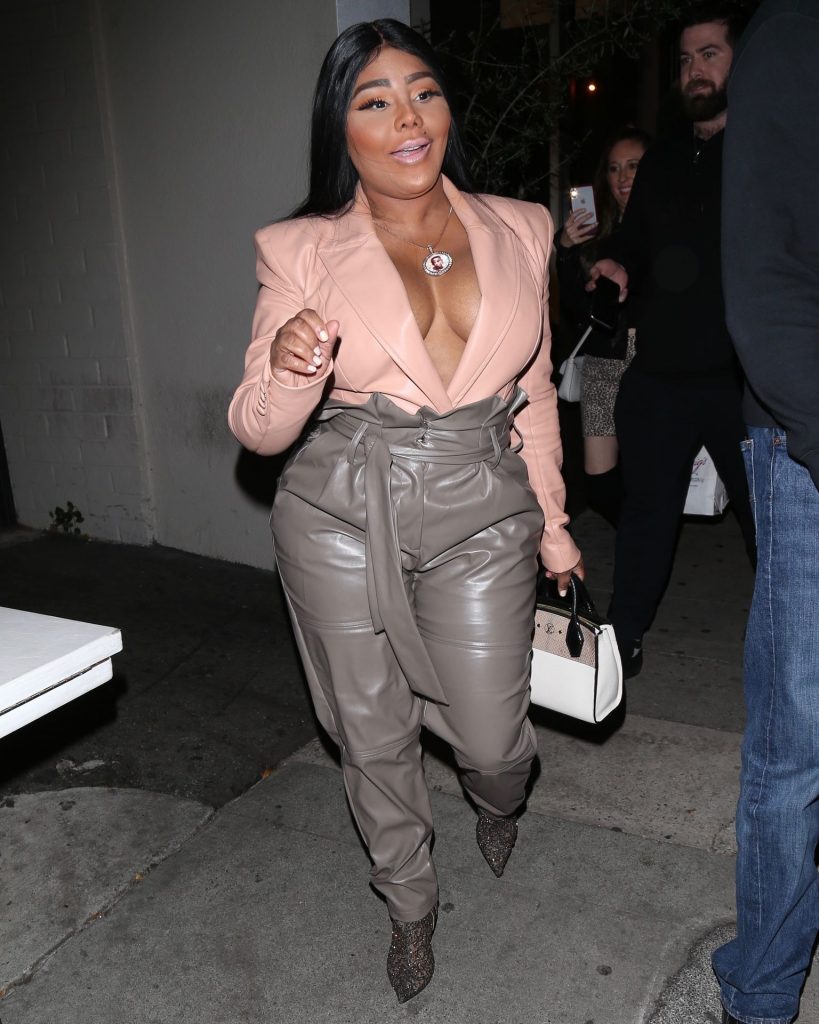 Hilariously Ugly Lil’ Kim Shows Her Boobs While Wearing Leather gallery, pic 50