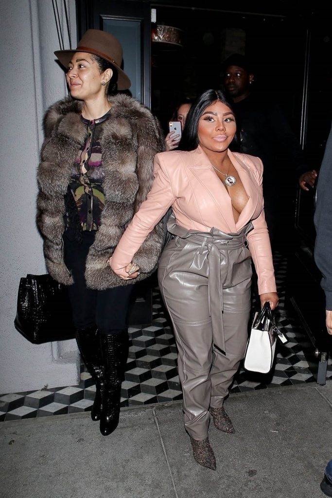 Hilariously Ugly Lil’ Kim Shows Her Boobs While Wearing Leather gallery, pic 88