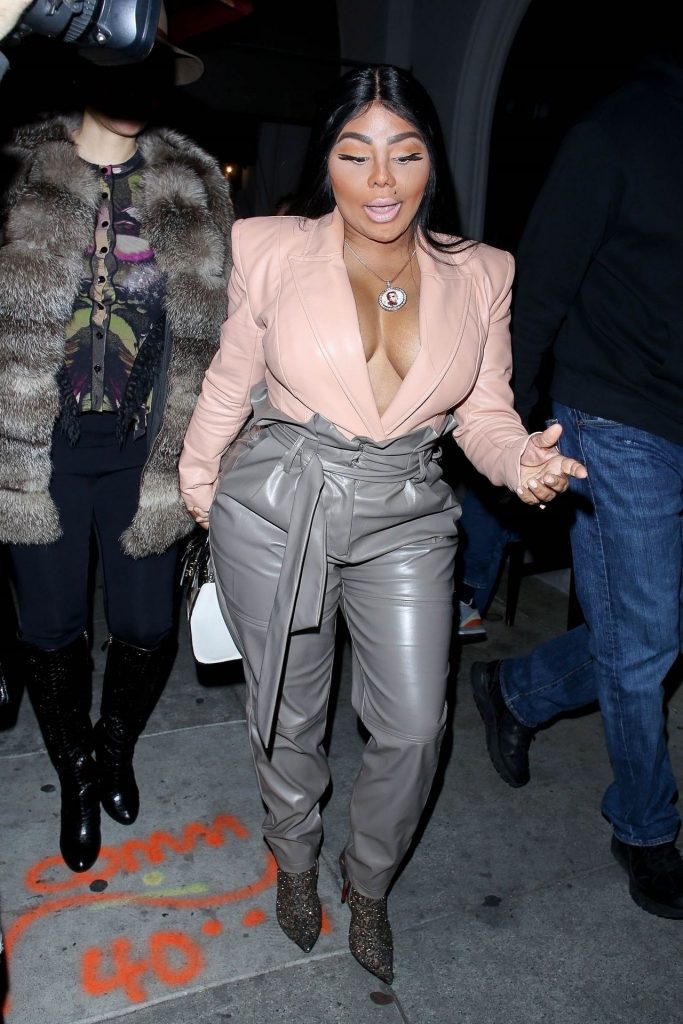 Hilariously Ugly Lil’ Kim Shows Her Boobs While Wearing Leather gallery, pic 114