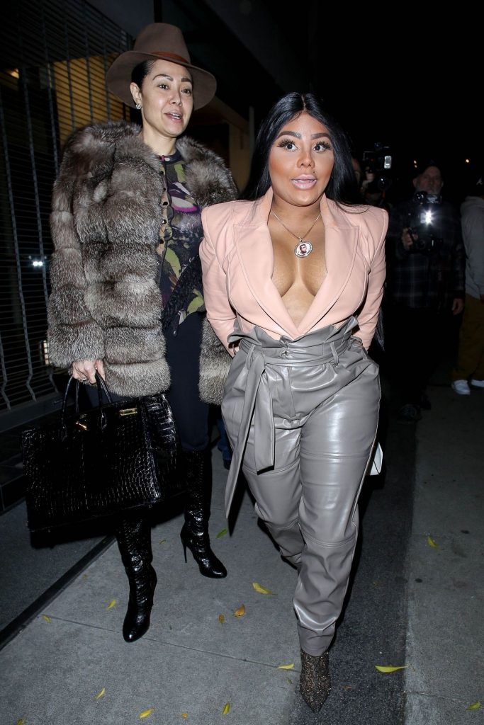 Hilariously Ugly Lil’ Kim Shows Her Boobs While Wearing Leather gallery, pic 136