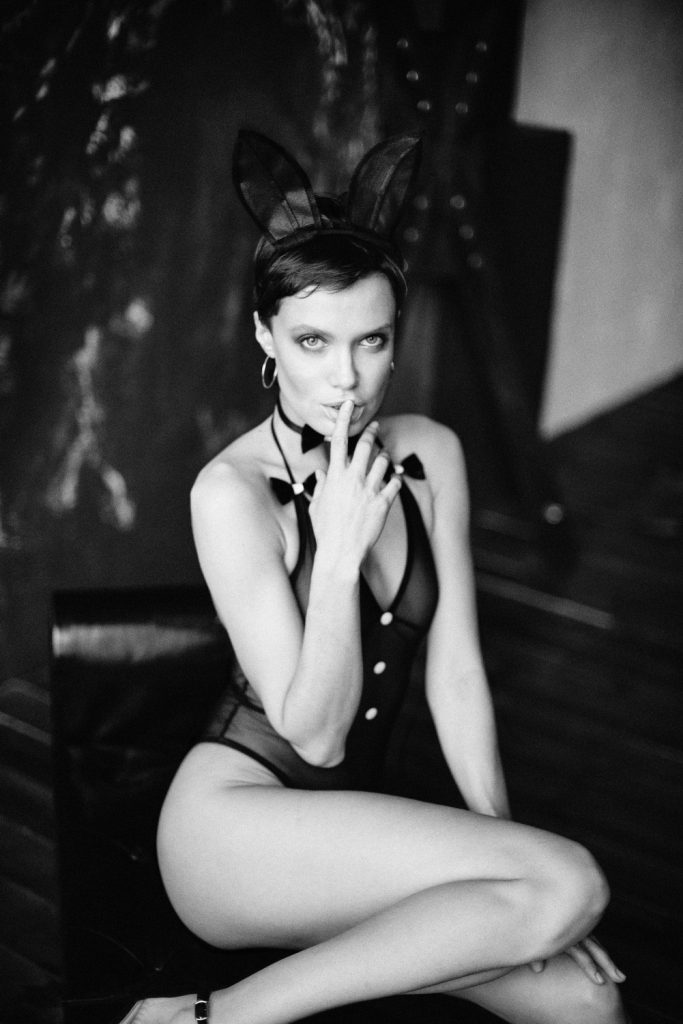 Short-Haired Russian Brunette Oksana Chucha Exposing Her Nude Bod gallery, pic 12