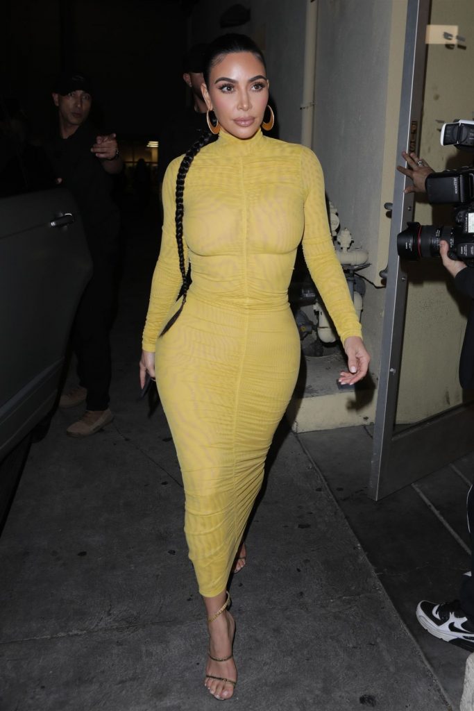 Kim Kardashian Shows Her Famous Curves in a Skintight Dress gallery, pic 24