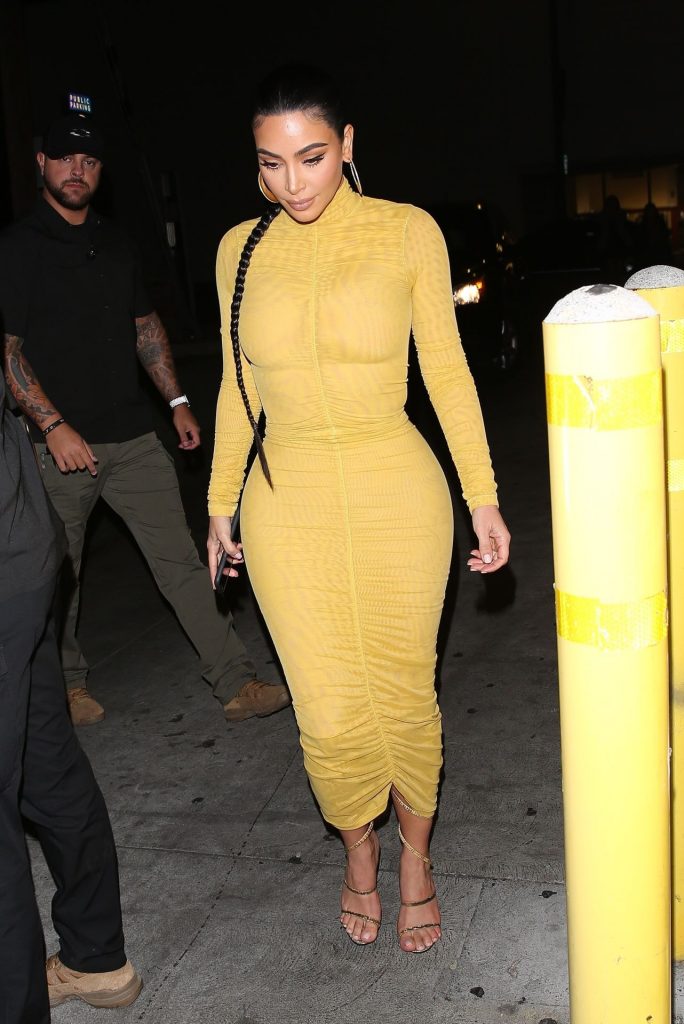 Kim Kardashian Shows Her Famous Curves in a Skintight Dress gallery, pic 28