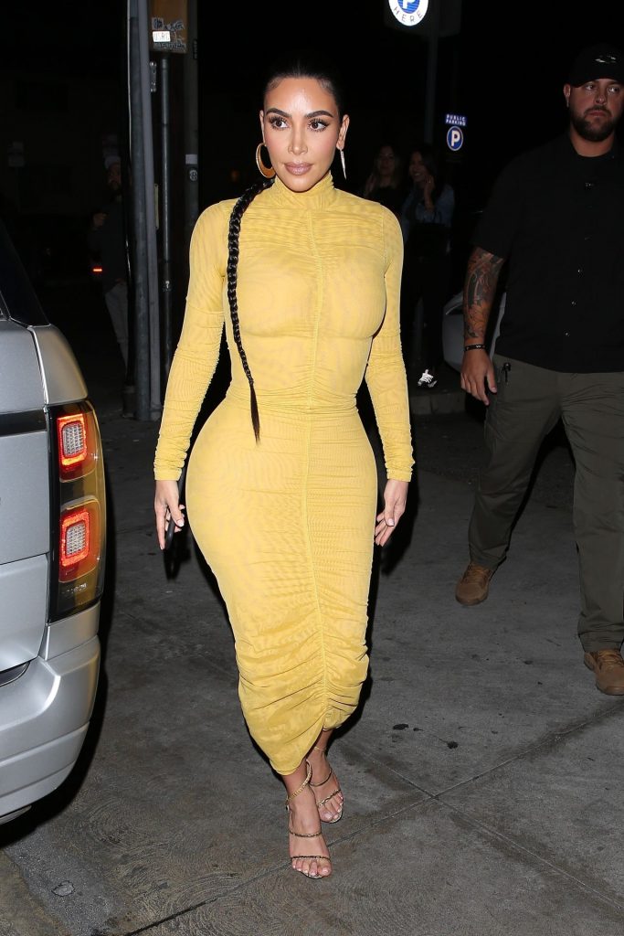 Kim Kardashian Shows Her Famous Curves in a Skintight Dress gallery, pic 56