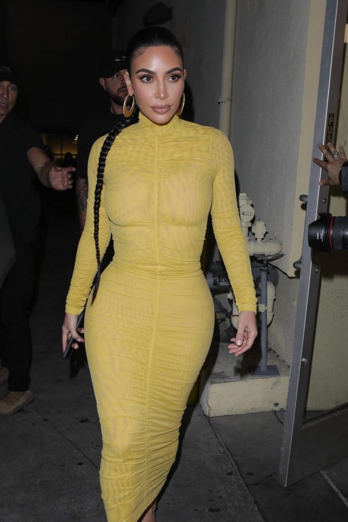 Kim Kardashian Shows Her Famous Curves in a Skintight Dress gallery, pic 16