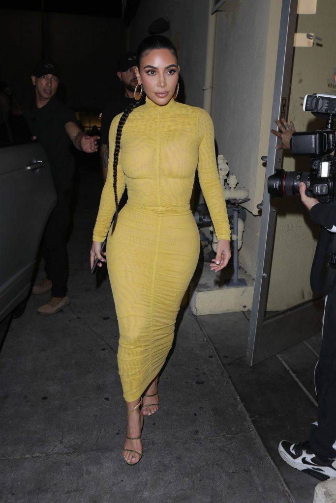 Kim Kardashian Shows Her Famous Curves in a Skintight Dress gallery, pic 18