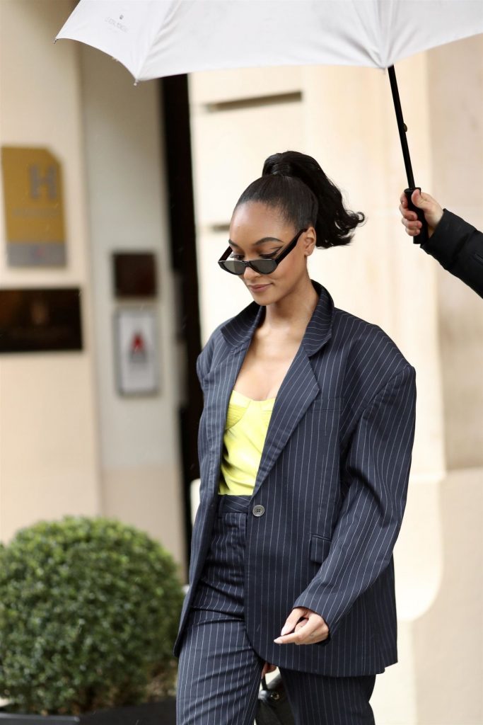 Supermodel Jourdan Dunn Flashing Her Breasts and Areolas gallery, pic 42