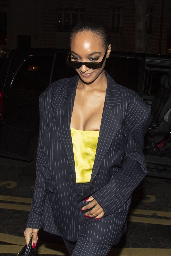 Supermodel Jourdan Dunn Flashing Her Breasts and Areolas gallery, pic 14