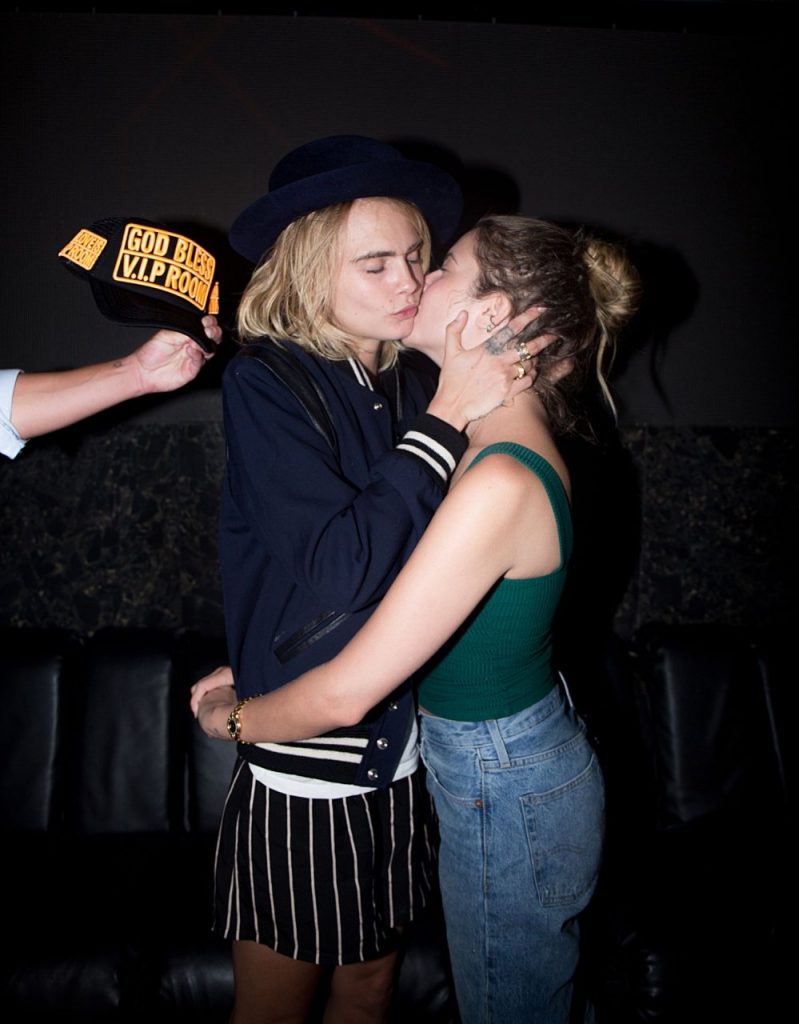 Ashley Benson and Cara Delevingne Making Out and Hanging Out gallery, pic 28