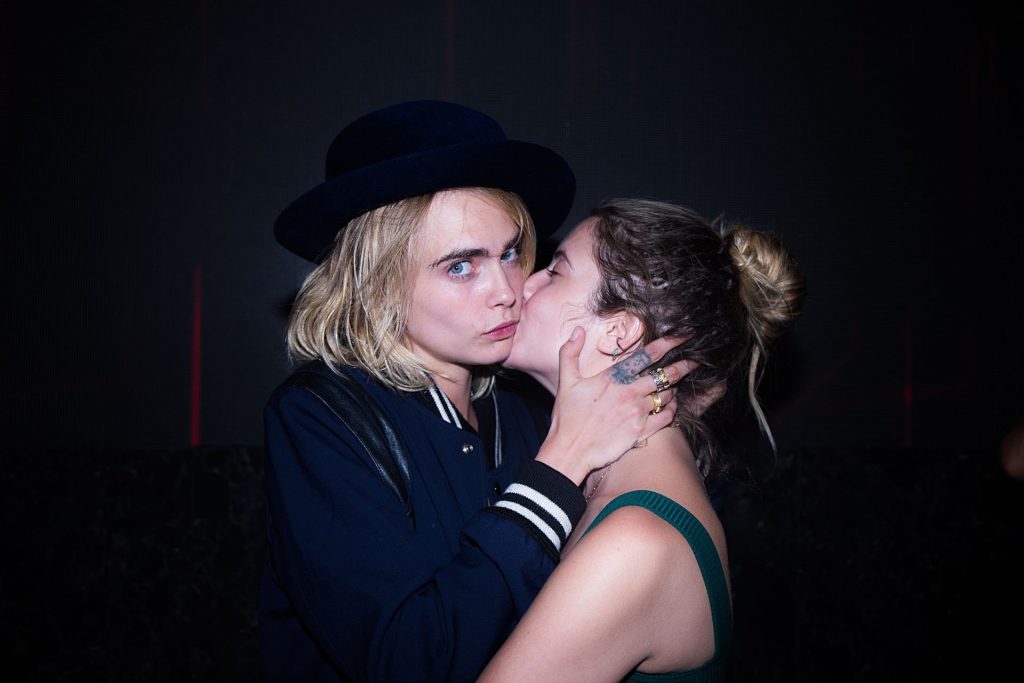 Ashley Benson and Cara Delevingne Making Out and Hanging Out gallery, pic 52