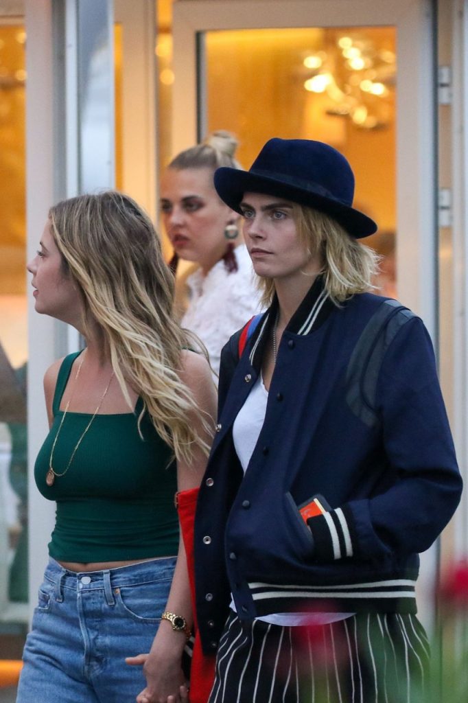 Ashley Benson and Cara Delevingne Making Out and Hanging Out gallery, pic 80