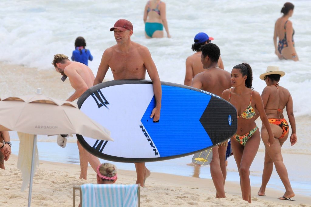 Bikini-Wearing Tina Kunakey Having Lots of Fun in the Sun with Her Hubby gallery, pic 24