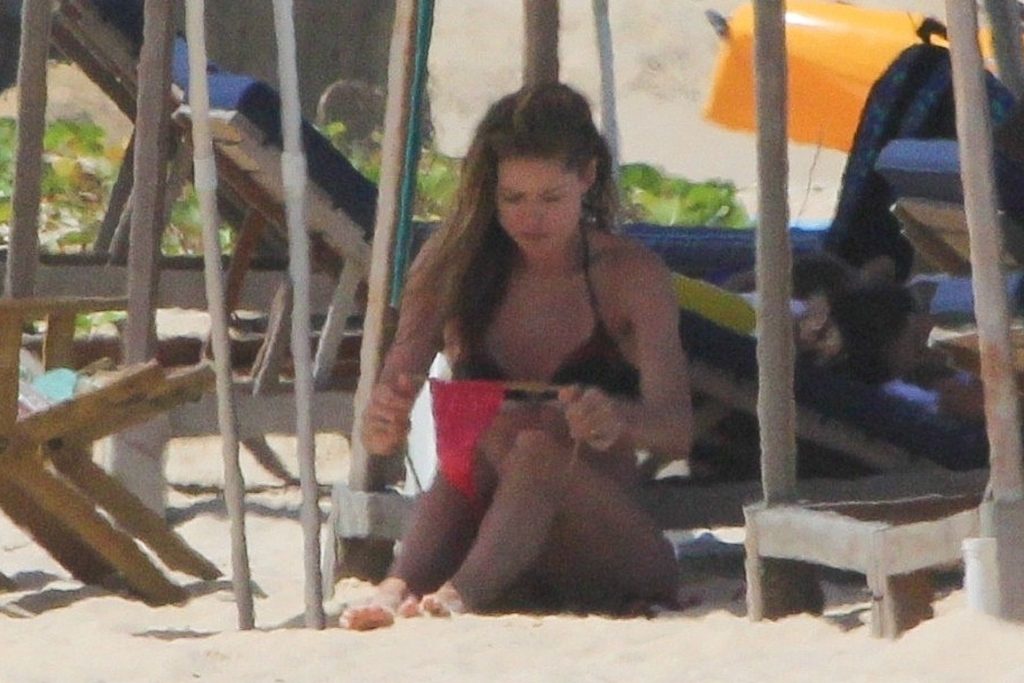 Topless Doutzen Kroes Showing Her Small Breasts and Looking Hot in a Bikini gallery, pic 26