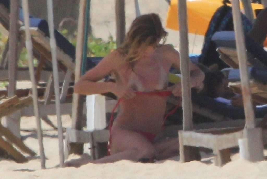 Topless Doutzen Kroes Showing Her Small Breasts and Looking Hot in a Bikini gallery, pic 56