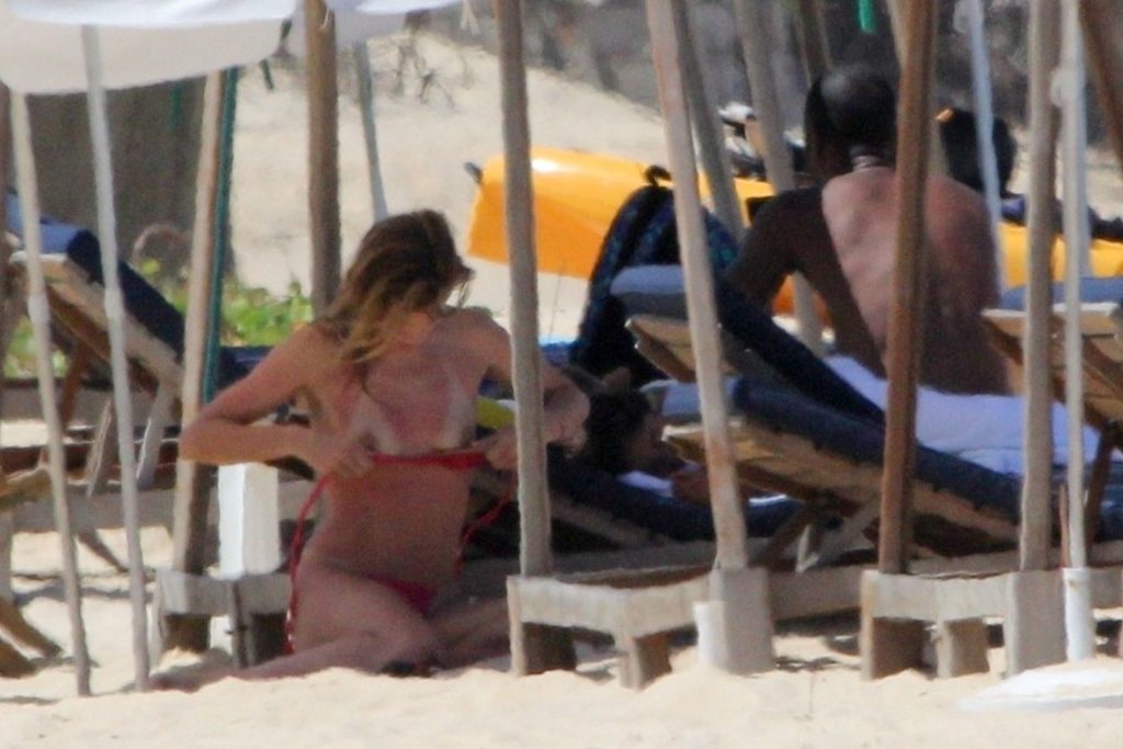 Topless Doutzen Kroes Showing Her Small Breasts and Looking Hot in a Bikini gallery, pic 60
