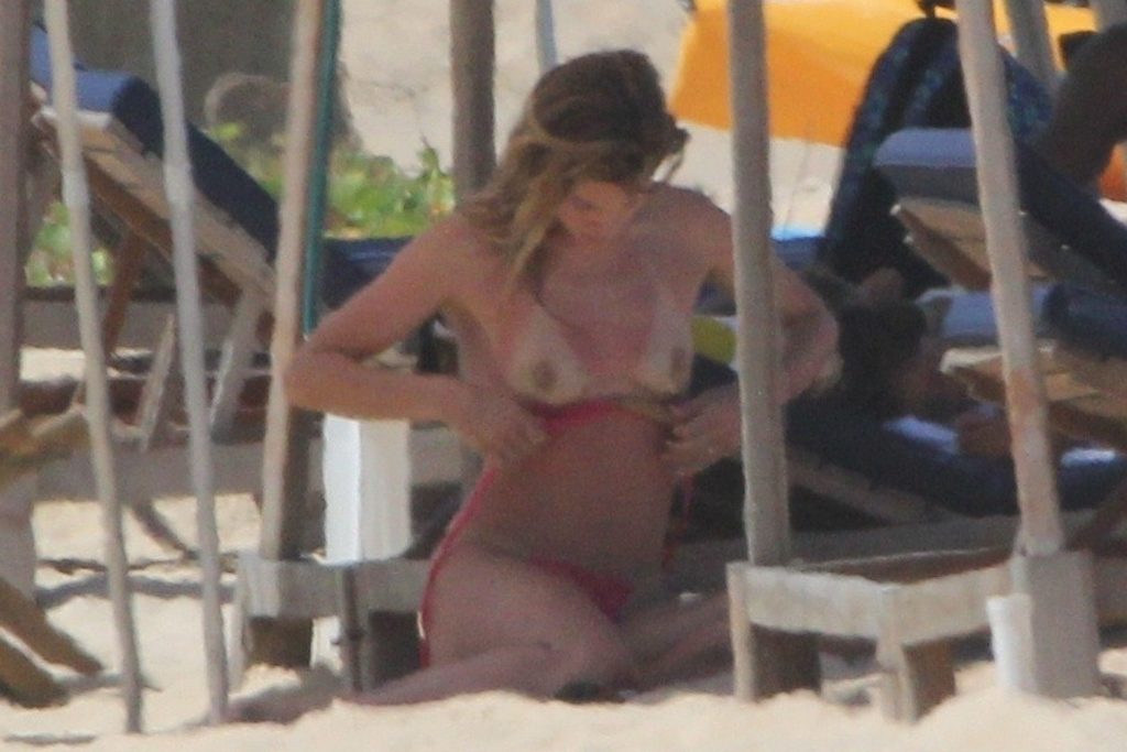 Topless Doutzen Kroes Showing Her Small Breasts and Looking Hot in a Bikini gallery, pic 12