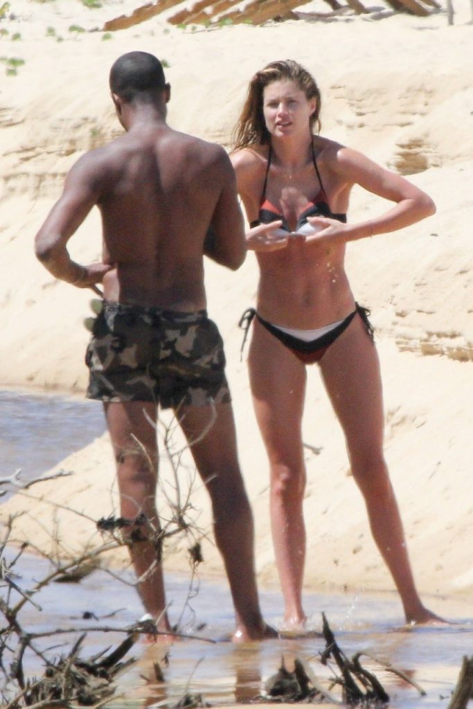 Topless Doutzen Kroes Showing Her Small Breasts and Looking Hot in a Bikini gallery, pic 16