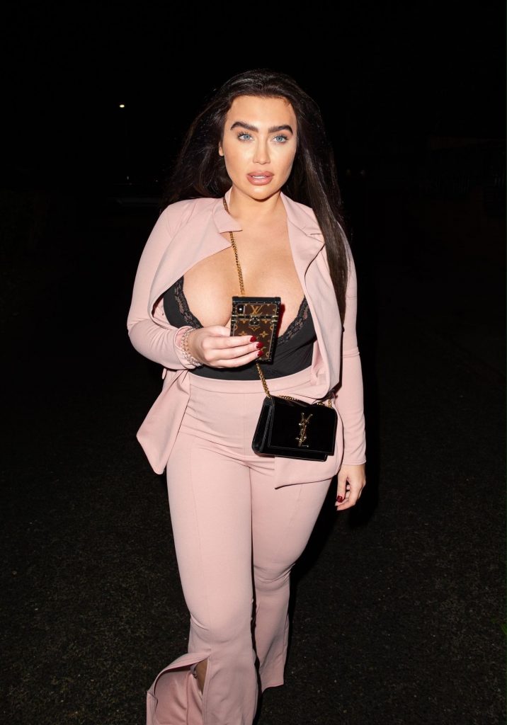 Blue-Eyed Brunette Lauren Goodger Shows Her Boobs Once Again gallery, pic 18