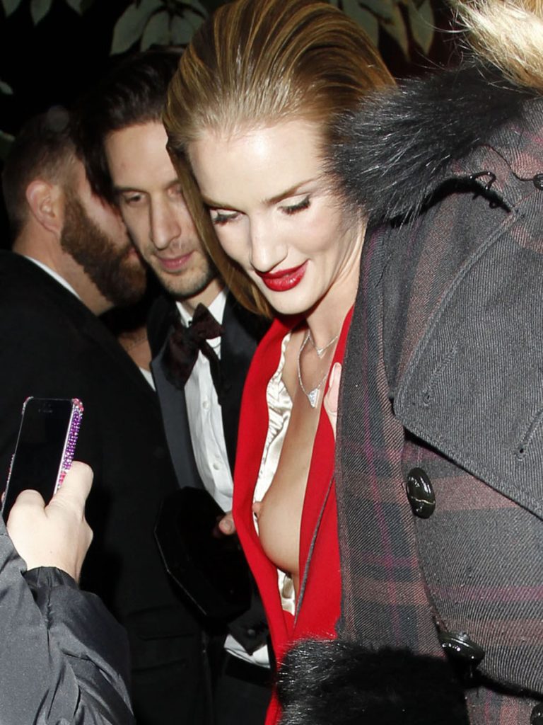 Scrawny Hottie Rosie Huntington-Whiteley Flashing Her Breast on Camera gallery, pic 12