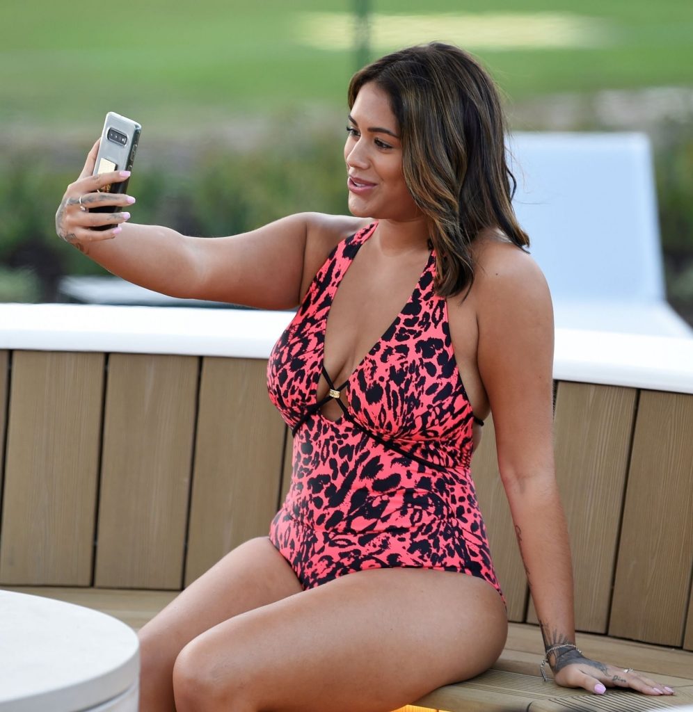 Chubby Brunette Malin Andersson Shows Her Curves in a One-Piece Swimsuit gallery, pic 36