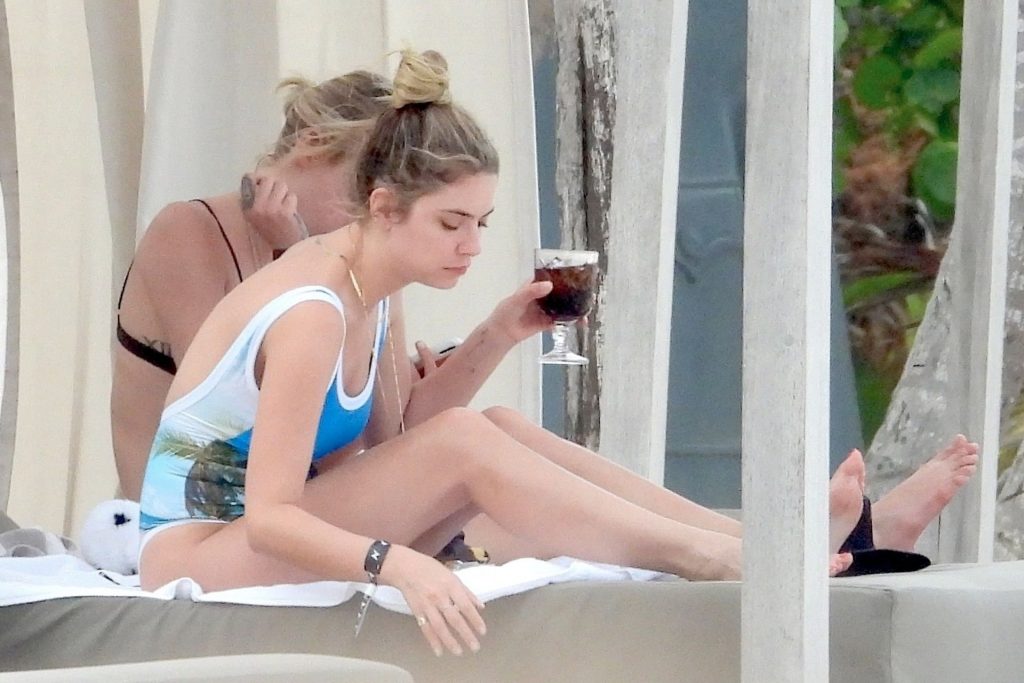 Ashley Benson & Cara Delevingne Looking Sexy in Their Swimwear gallery, pic 60