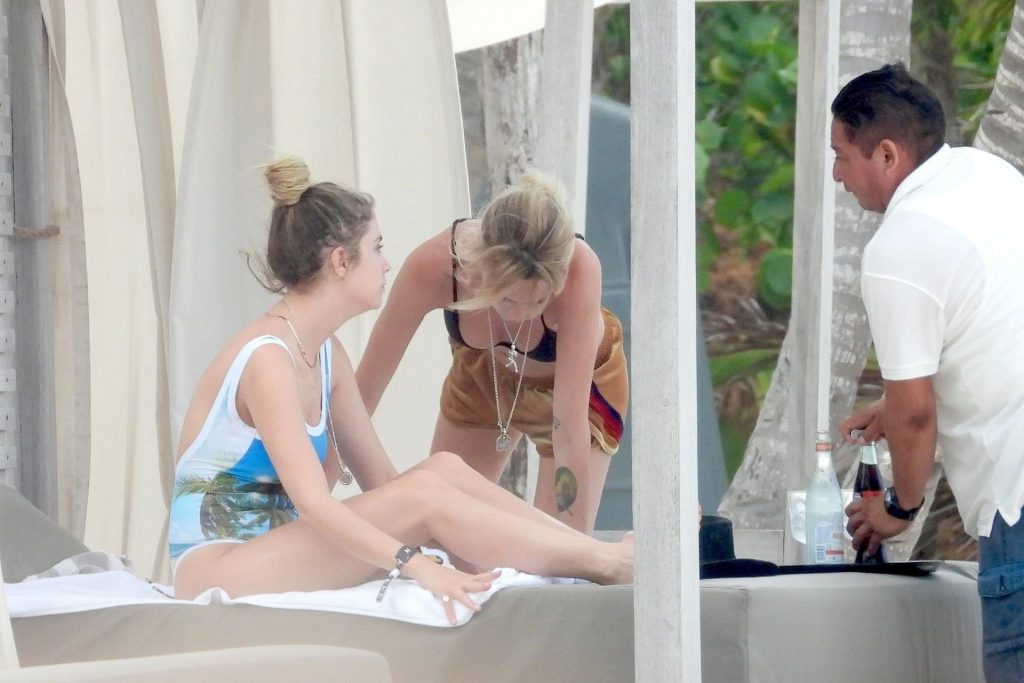 Ashley Benson & Cara Delevingne Looking Sexy in Their Swimwear gallery, pic 74