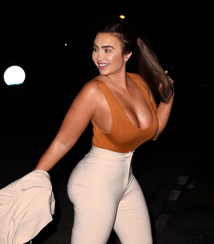 Lauren Goodger Flaunts Her Obnoxiously Large Titties gallery, pic 2