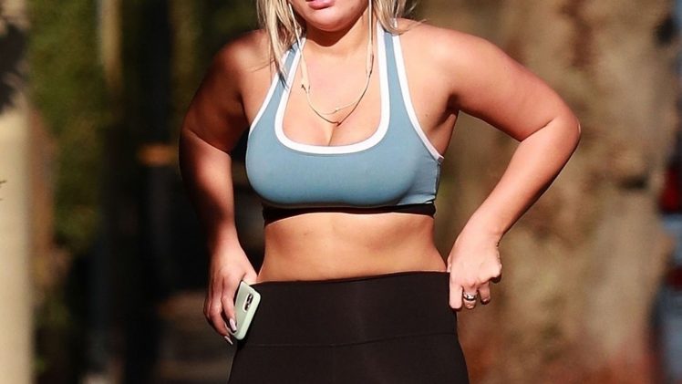 Sweaty Ellie Brown Showing Her Tits and Tummy in Public