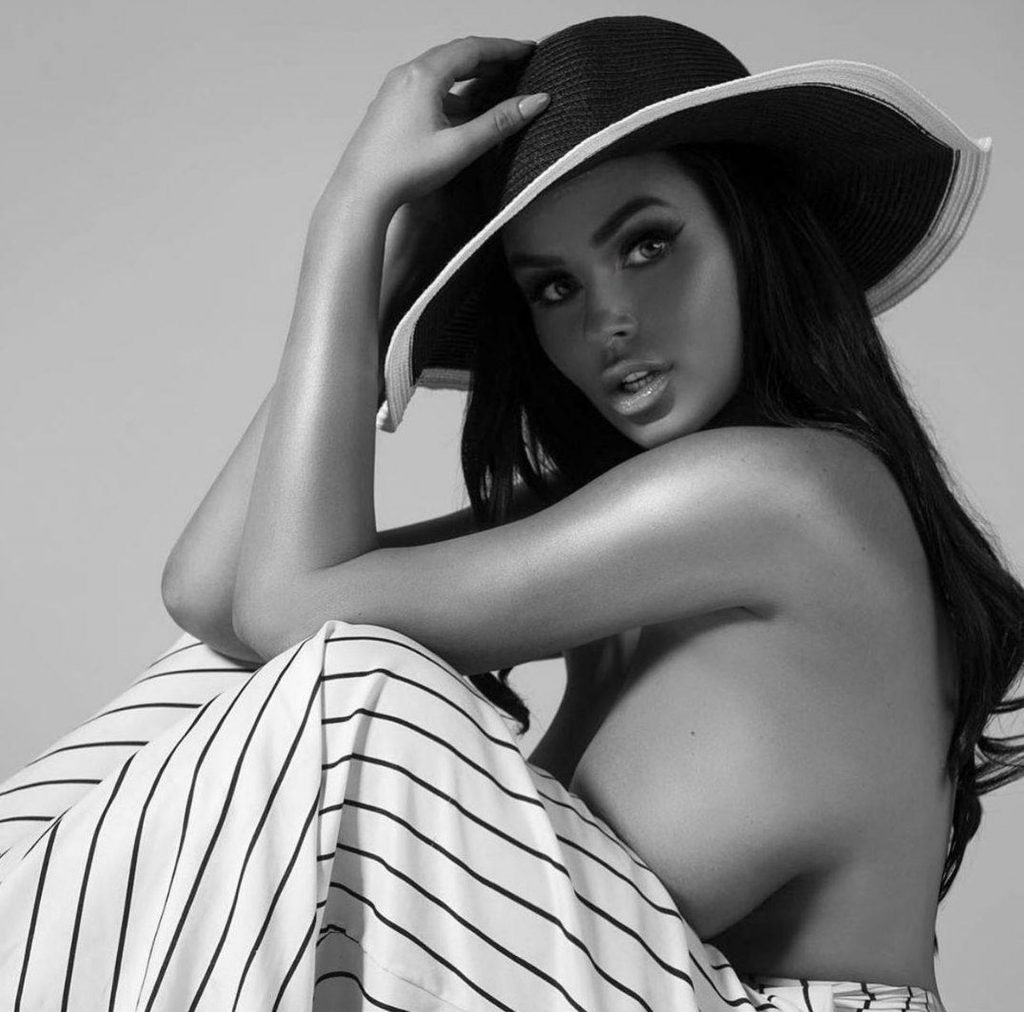 Collection of Extremely Hot Abigail Ratchford Pictures in High Quality gallery, pic 2