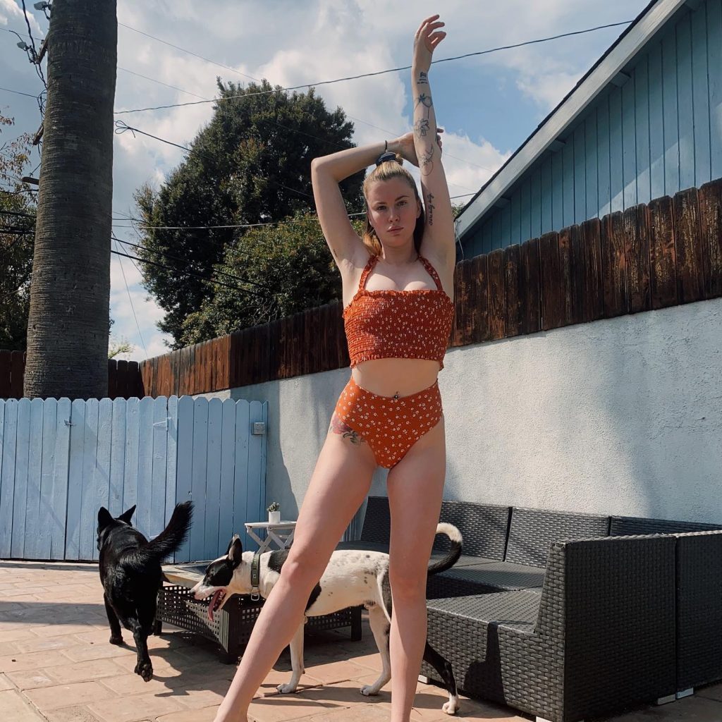 Blond-Haired Babe Ireland Baldwin Showing Her Massive Knockers on IG gallery, pic 2