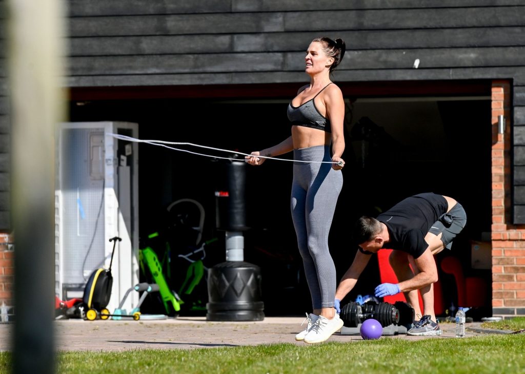 Sporty Hottie Danielle Lloyd Working Out and Getting All Sweaty gallery, pic 22