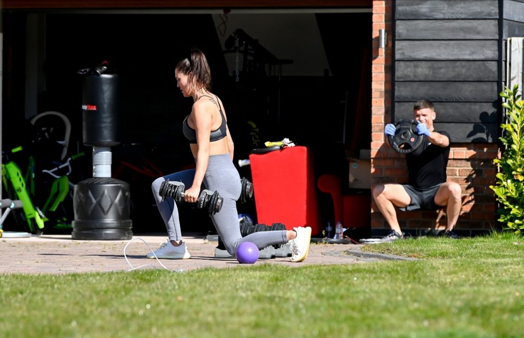 Sporty Hottie Danielle Lloyd Working Out and Getting All Sweaty gallery, pic 28
