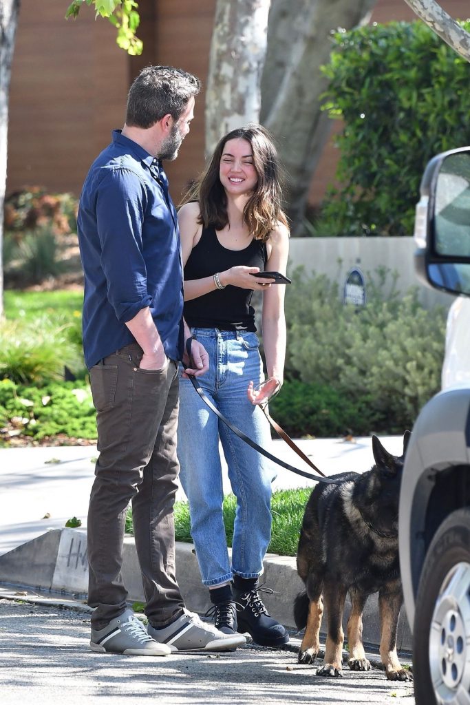 Braless Ana de Armas Making Out with Ben Affleck gallery, pic 38
