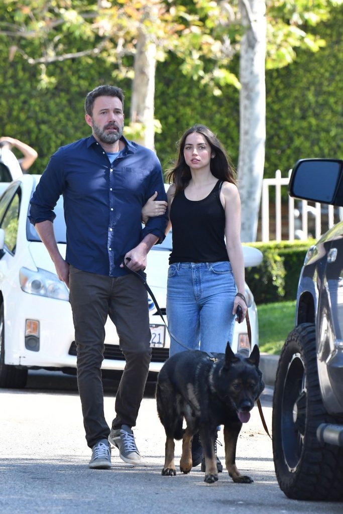 Braless Ana de Armas Making Out with Ben Affleck gallery, pic 40