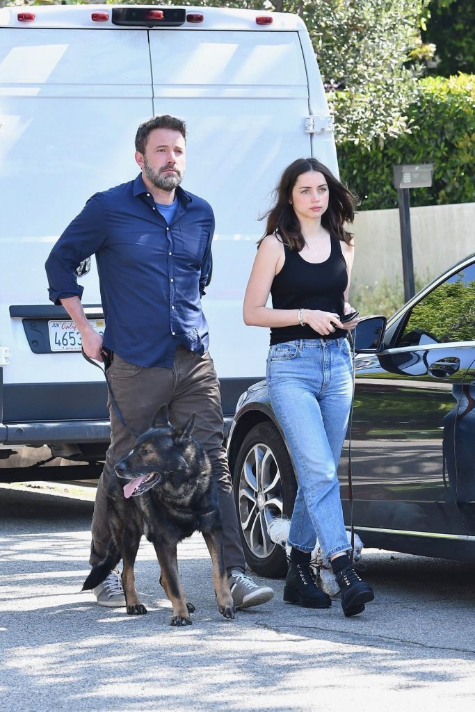 Braless Ana de Armas Making Out with Ben Affleck gallery, pic 44