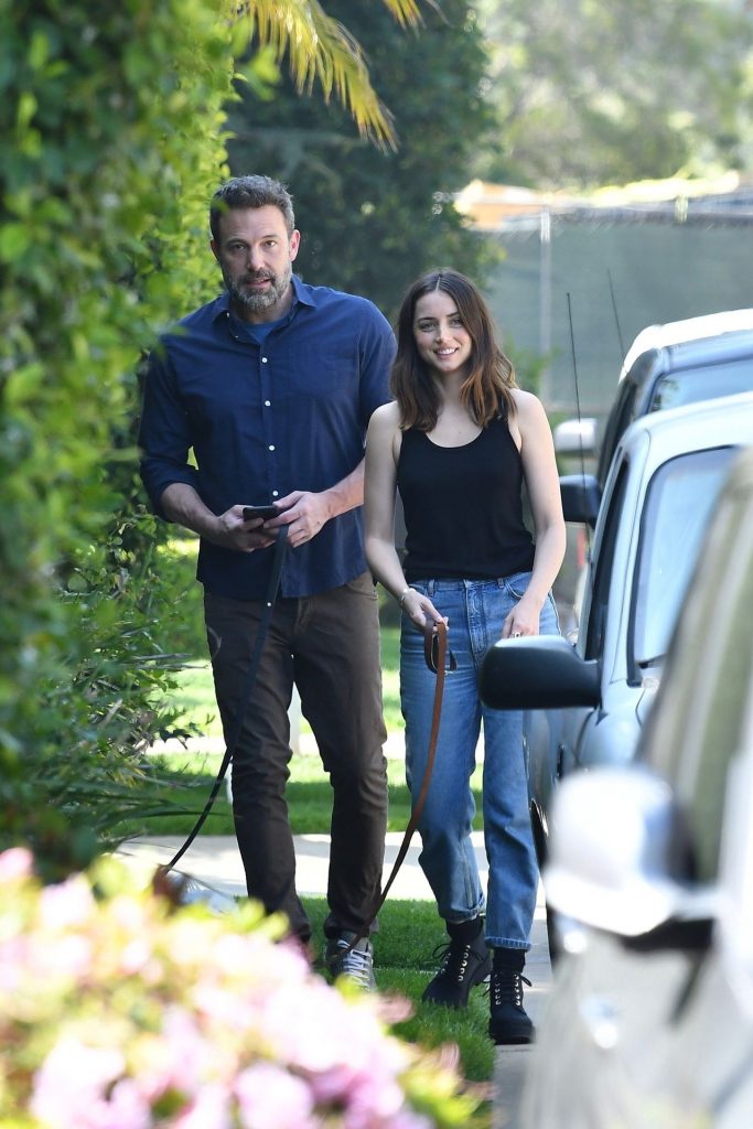 Braless Ana de Armas Making Out with Ben Affleck gallery, pic 54