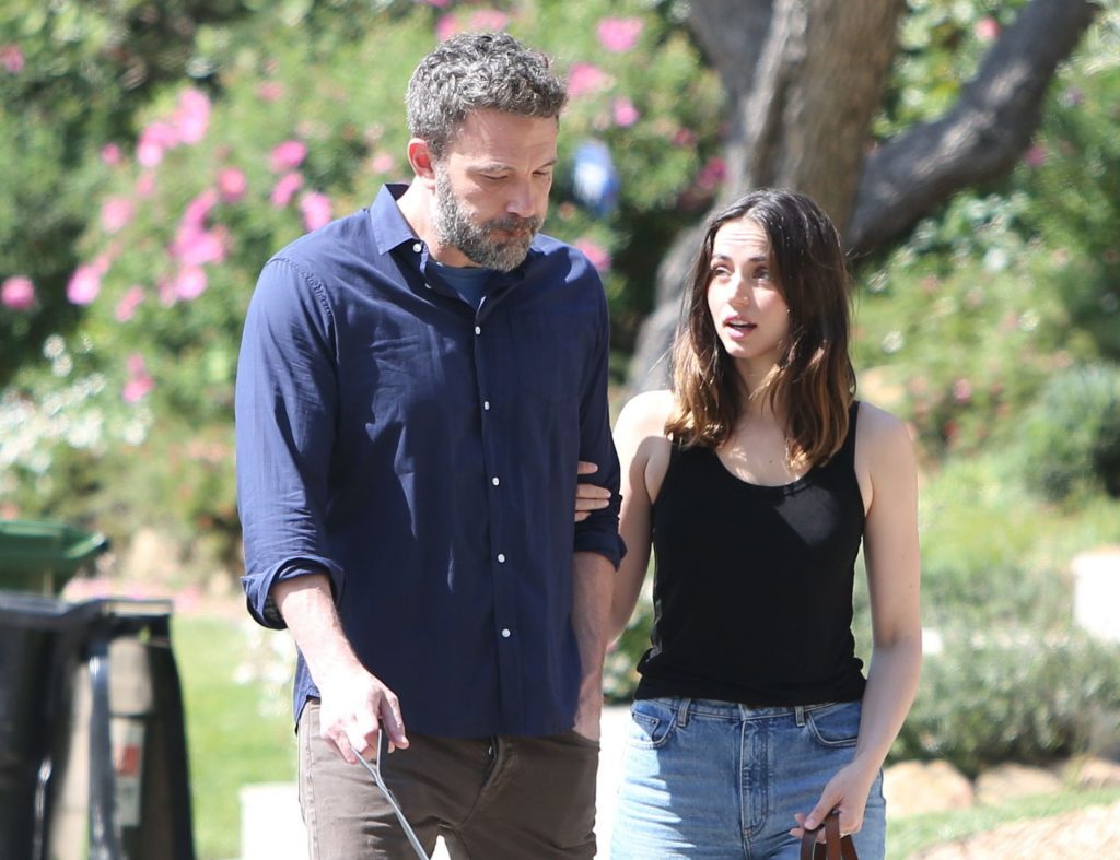 Braless Ana de Armas Making Out with Ben Affleck gallery, pic 100