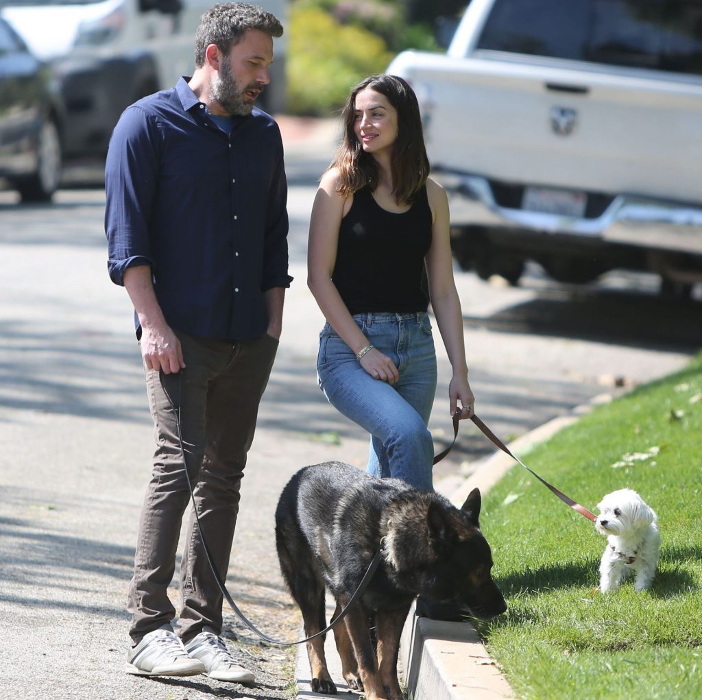 Braless Ana de Armas Making Out with Ben Affleck gallery, pic 104