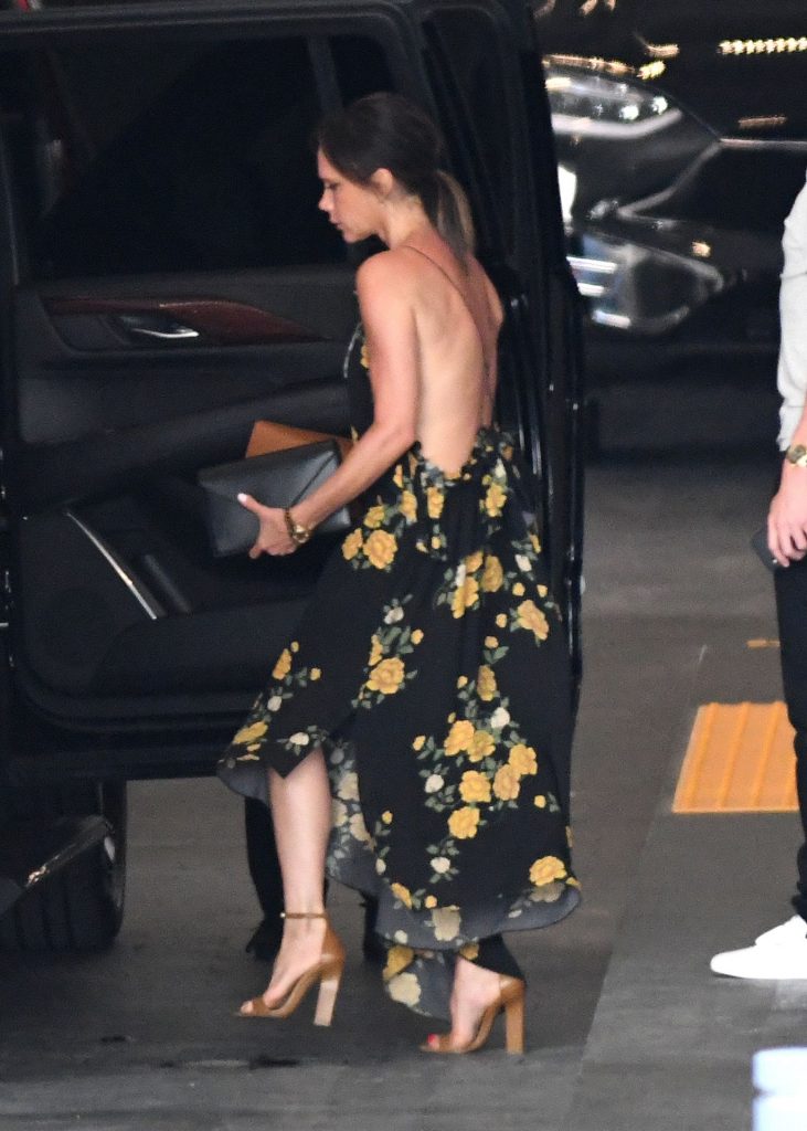 MILF Victoria Beckham Showing Off Her Sexy Back in a Breezy Dress gallery, pic 30