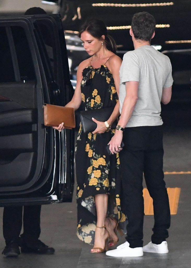 MILF Victoria Beckham Showing Off Her Sexy Back in a Breezy Dress gallery, pic 16