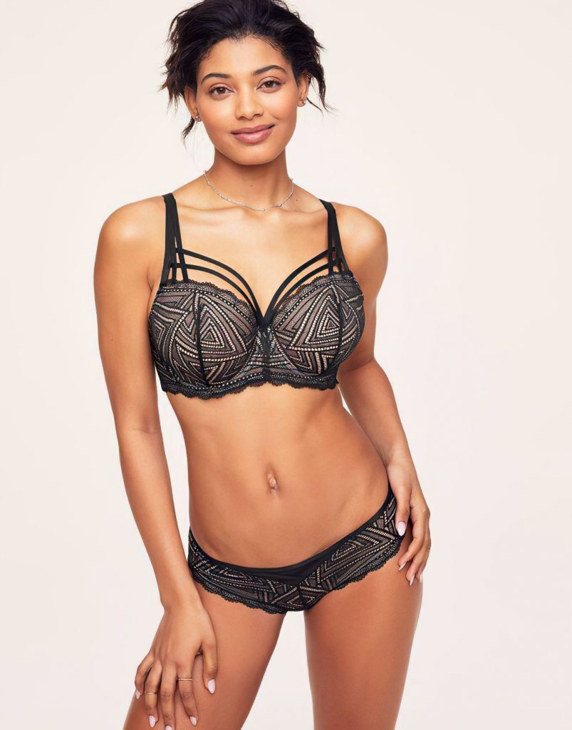 Brunette Danielle Herrington Puts on Sexy Lingerie and Looks… Sexy gallery, pic 56