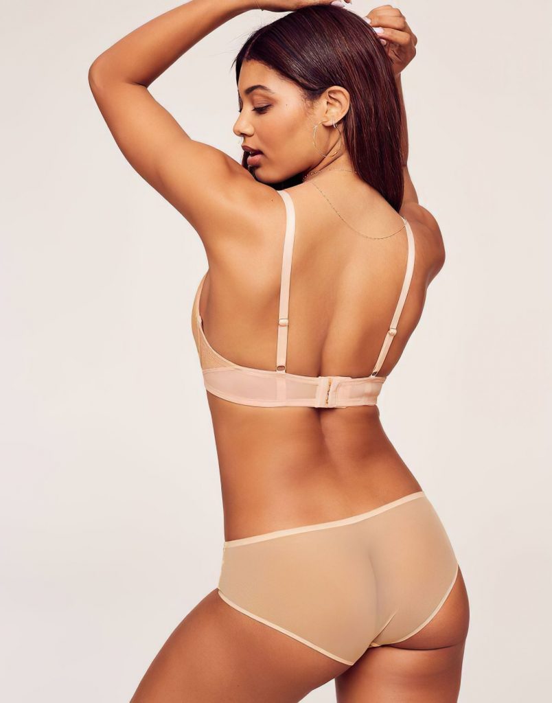 Brunette Danielle Herrington Puts on Sexy Lingerie and Looks… Sexy gallery, pic 16